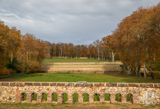 En Eure-et-Loire, à l’ouest de Chartres, un château du 17e dans un parc de 140 ha traversé par l’Eure - photo  n°39